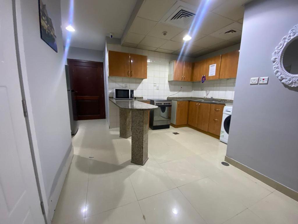 Short Partition In Al Barsha 1 Near Mashreq Metro Homestay *