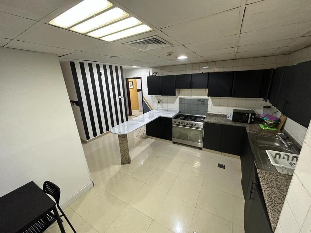 Short Partition In Al Barsha 1 Near Mashreq Metro Accommodatie bij particulieren